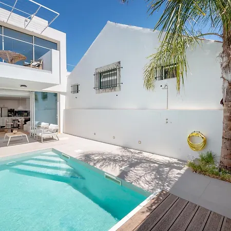 بيت للعطل Luxury Villa, Sea View And Pool, #2026