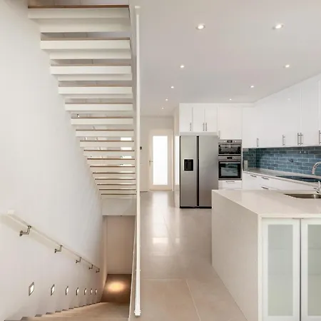 Luxury Villa, Sea View And Pool, #2026 * لاغوس