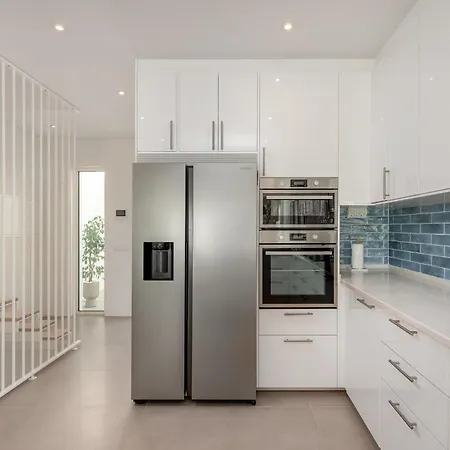 بيت للعطل Luxury Villa, Sea View And Pool, #2026