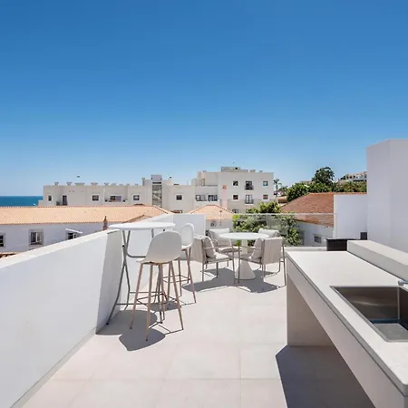 بيت للعطل Luxury Villa, Sea View And Pool, #2026 لاغوس